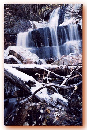 waterfalls.jpg (58417 bytes)